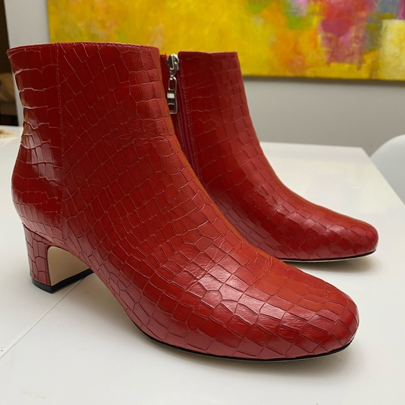 AERON RED HOT EMBOSSED CROCO BOOTIES by Joan Oloff Size 8 - Picture 9 of 11
